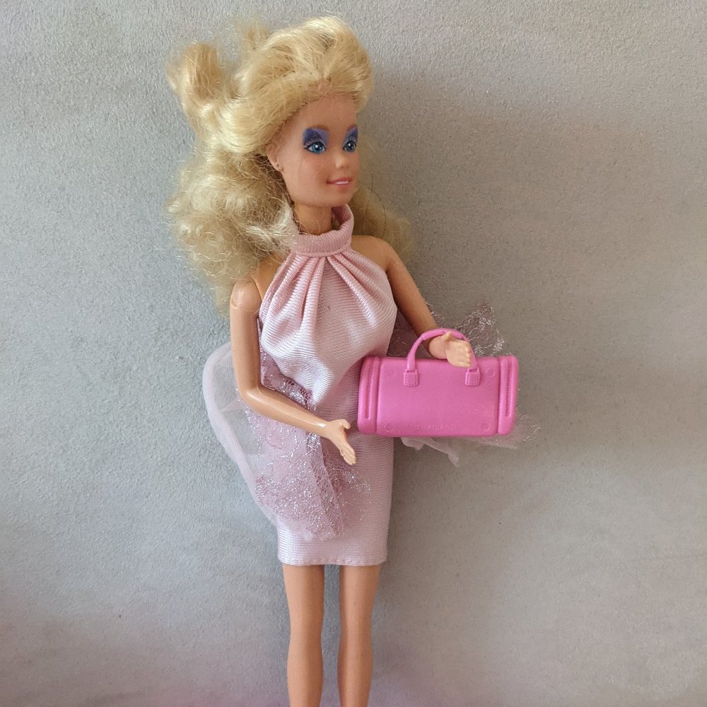 Barbie Pretty in Pink Fashion Play